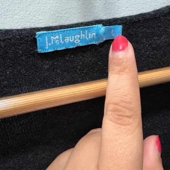 J McLaughlin sweater 100% Merino Wool - Picture 3 of 3